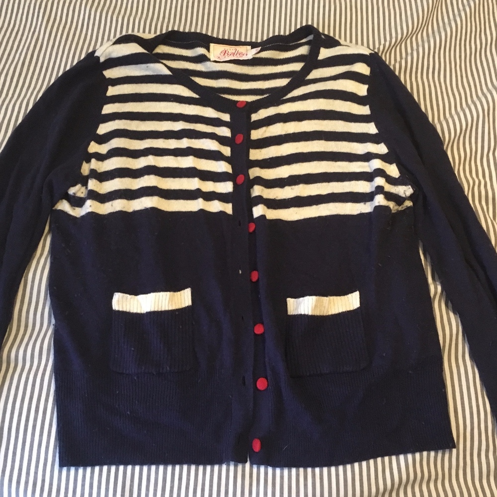 A super cute striped cardigan!
